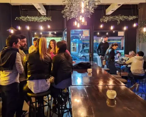 Cervecerías en Tandil: una noche de lúpulo y sierras